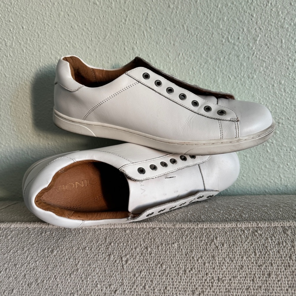 Vionic White Sneakers Leather Shoes Arch Support Men’s Athletic Casual US10